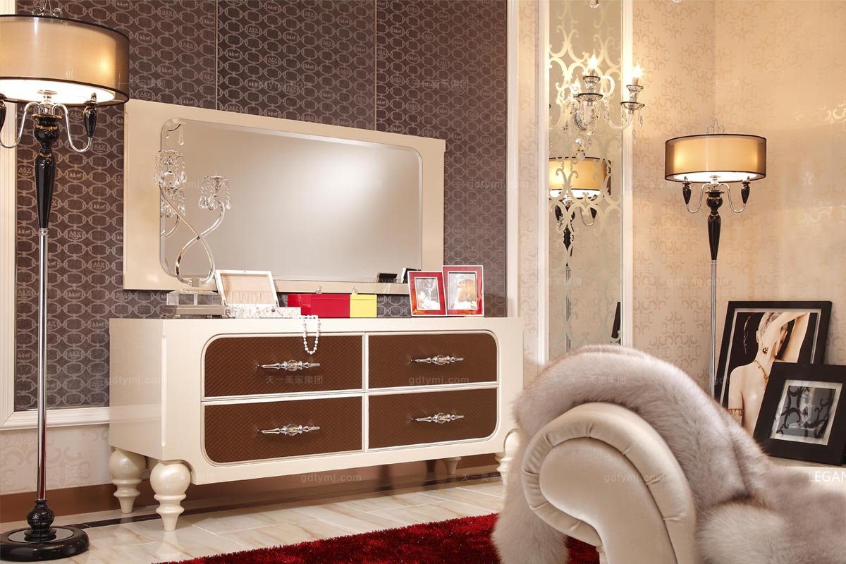 高端別墅后現代香檳色妝鏡