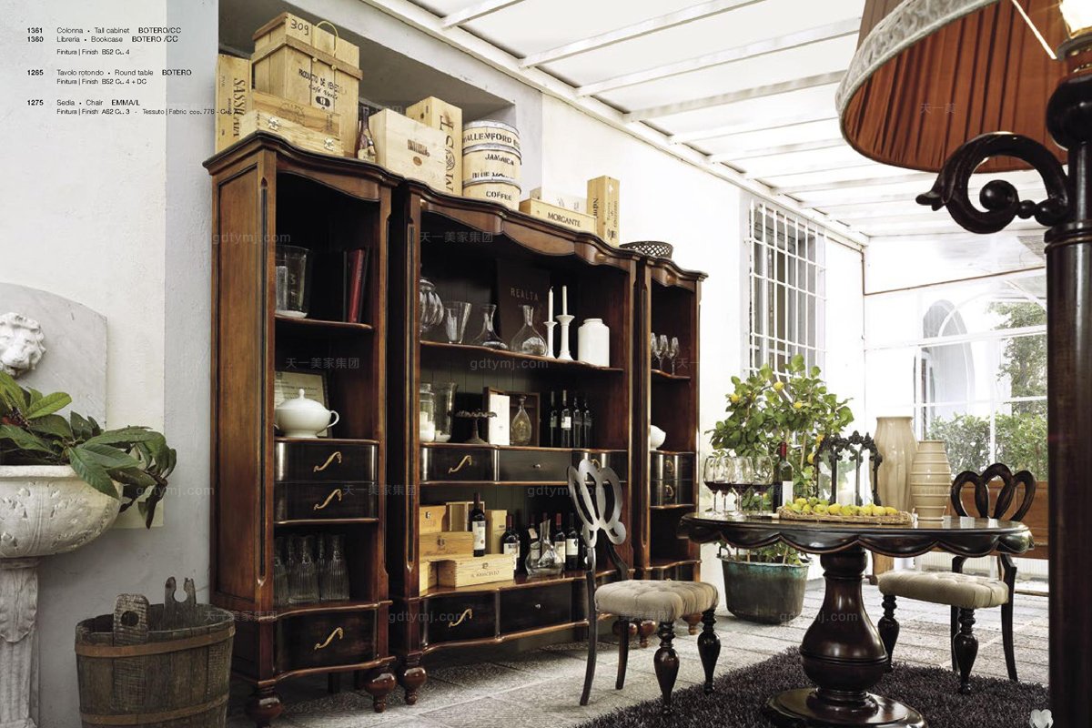  Volpi 意大利進口高端品牌法式深色圓餐桌+椅