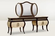 打破常規的長方形狀鏡的設計，穩重中避免沉悶的時尚簡歐妝鏡。