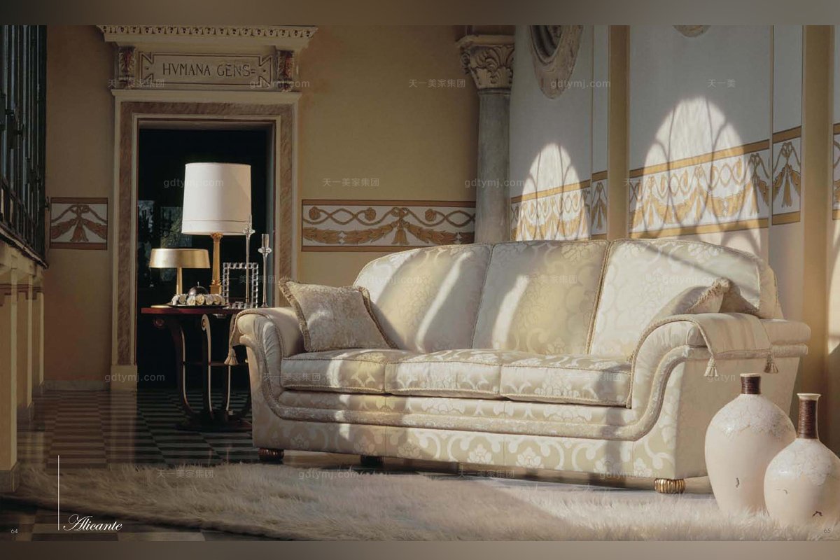 Pigoli 皮溝里花色布藝三位沙發系列