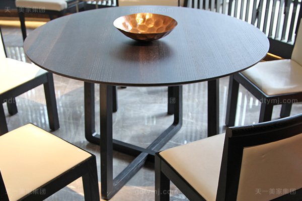 意大利簡奢風現代別墅家具客廳真皮實木餐桌椅組合餐臺