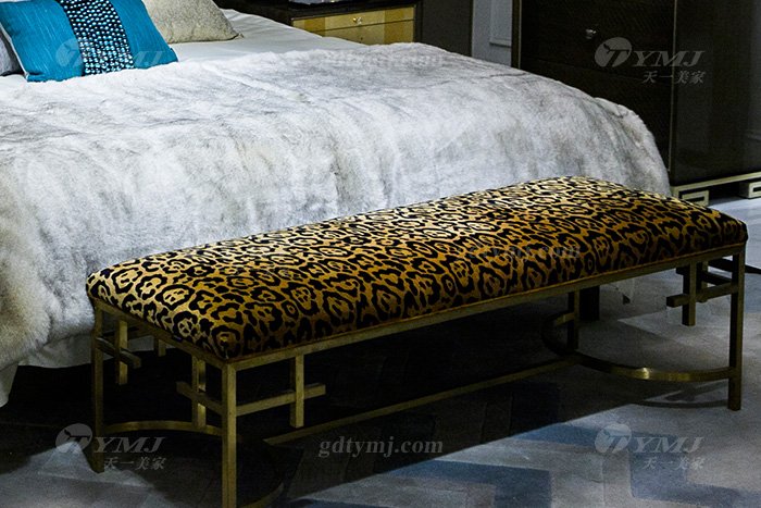 高端奢華別墅家具品牌現(xiàn)代輕奢時尚實木鑲彩貝大床組合床尾凳